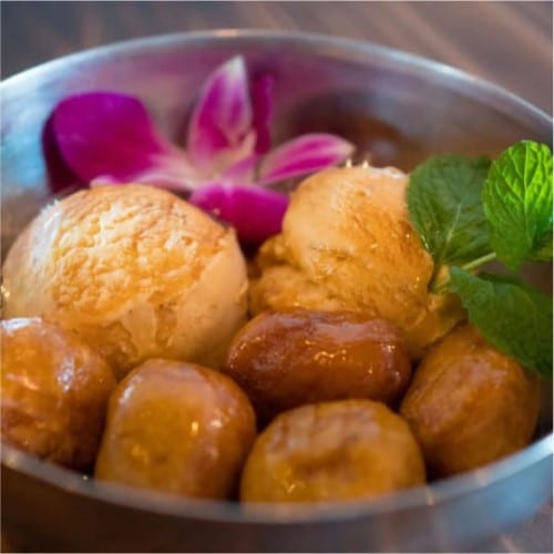 Picarones Con Helado De Lucuma.