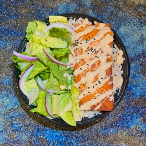 Grilled salmon with spicy mayo sauce.