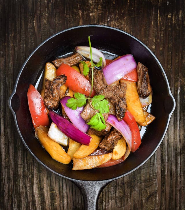 Pollo Saltado.